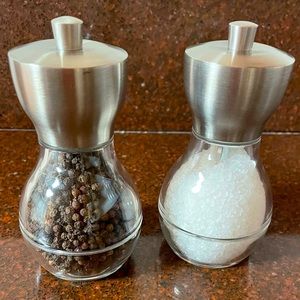 Cole & Mason Salt & Pepper Mills Brand New Have Never Used NWOT